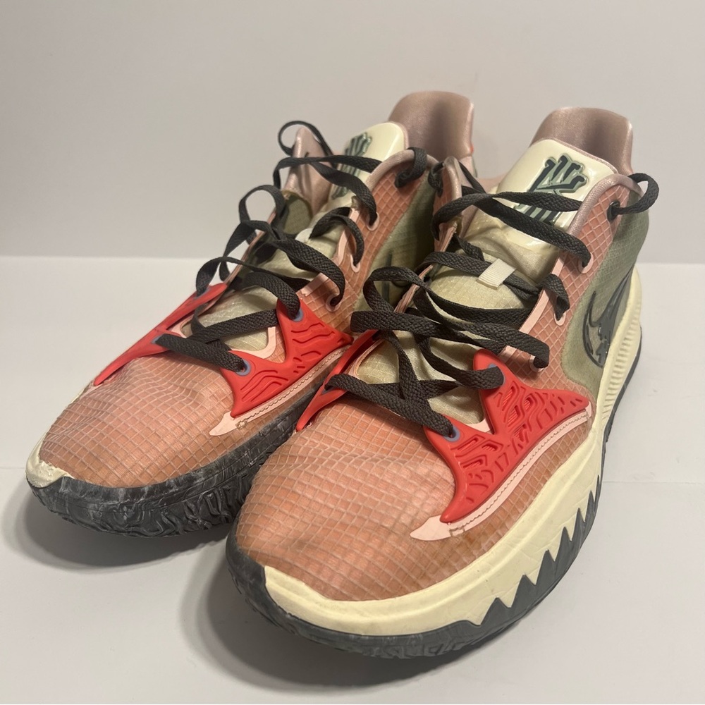 Nike Kyrie 4 Low Pale Coral Size 15 Used